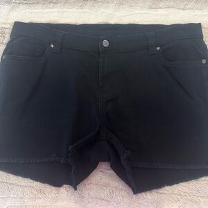 BLACK VENUS SHORTS